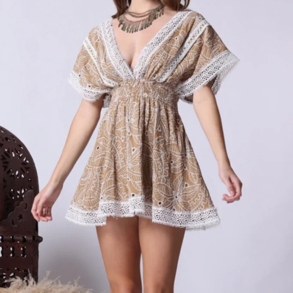 Elegant Beige Lace Mini Dress